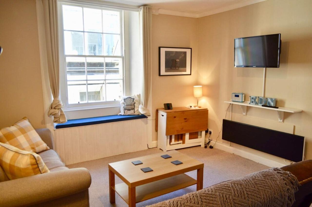 Two Bedroom Flat By Royal Mile! Edinburgh Buitenkant foto