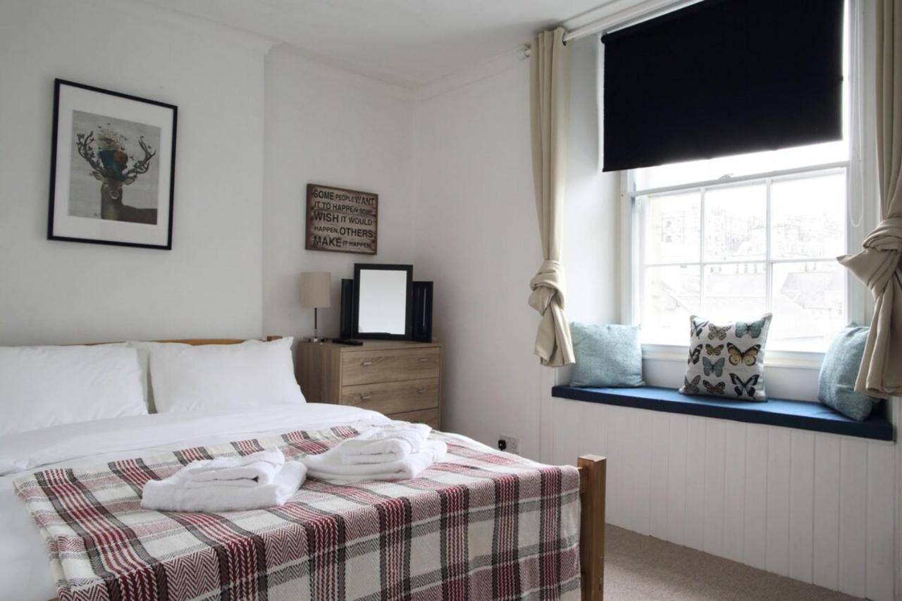 Two Bedroom Flat By Royal Mile! Edinburgh Buitenkant foto