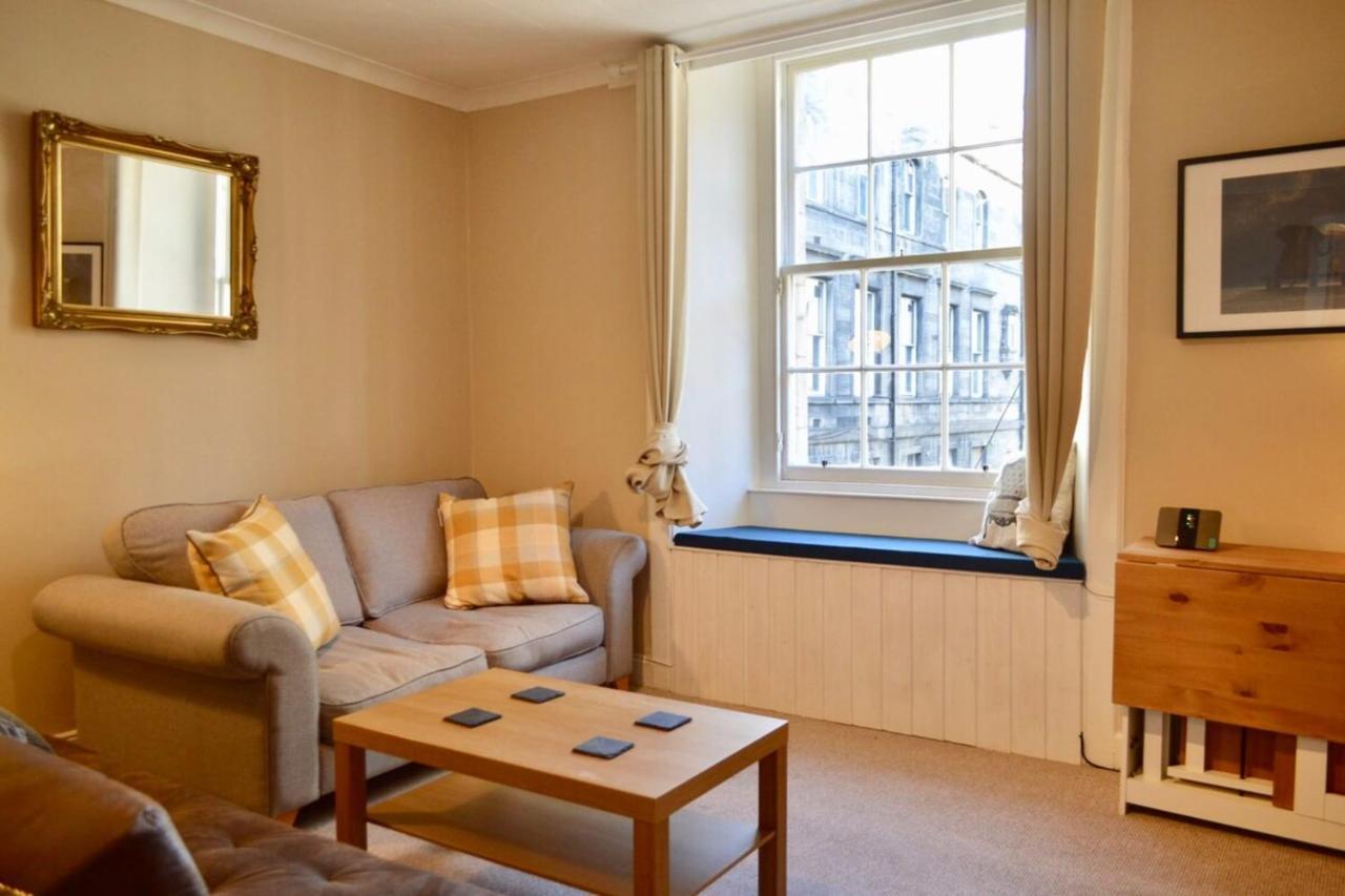 Two Bedroom Flat By Royal Mile! Edinburgh Buitenkant foto