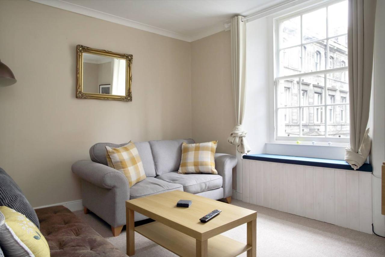 Two Bedroom Flat By Royal Mile! Edinburgh Buitenkant foto